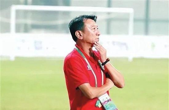 美女被鬼压床脱内衣内裤视频