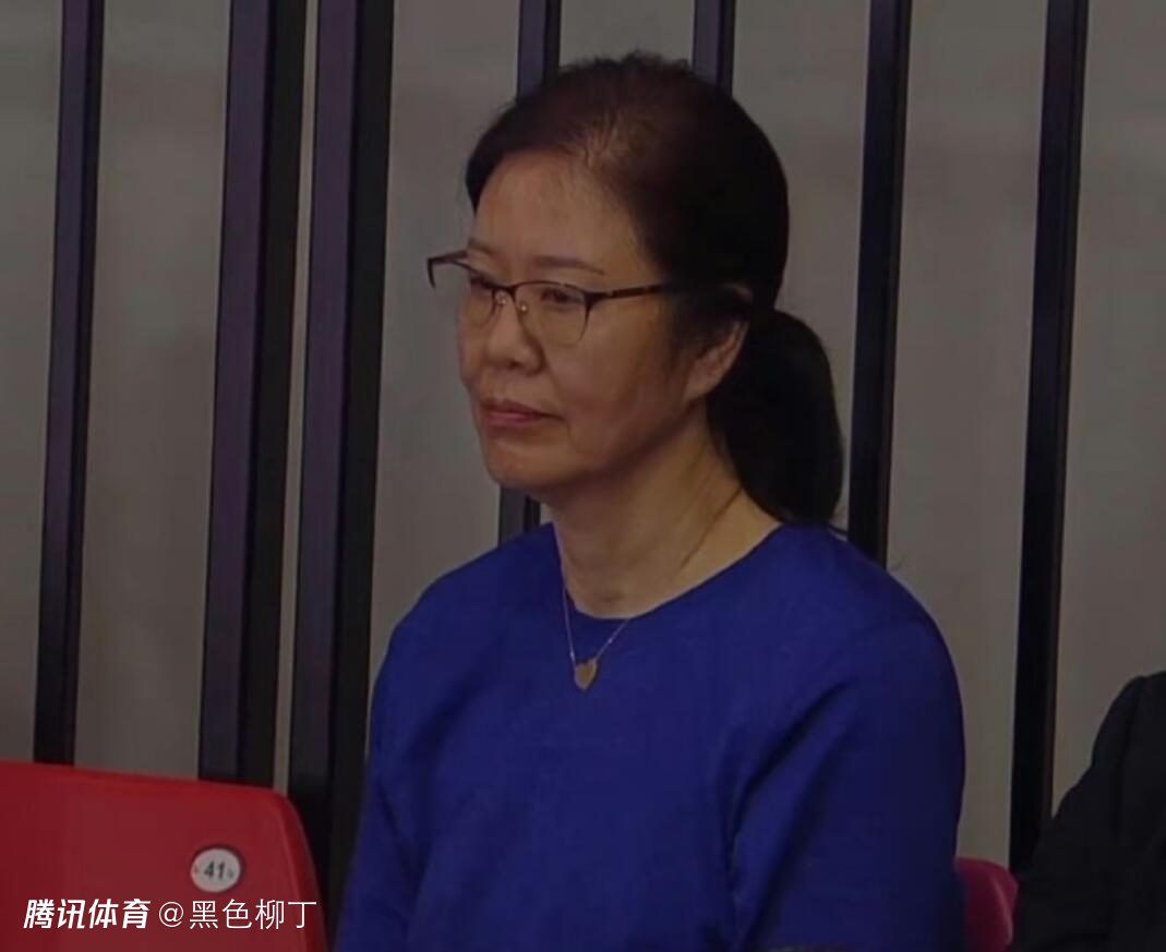 女上男下边吃奶边做视频成都