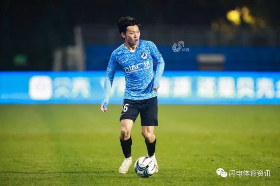 男人亲摸下面激烈视频
